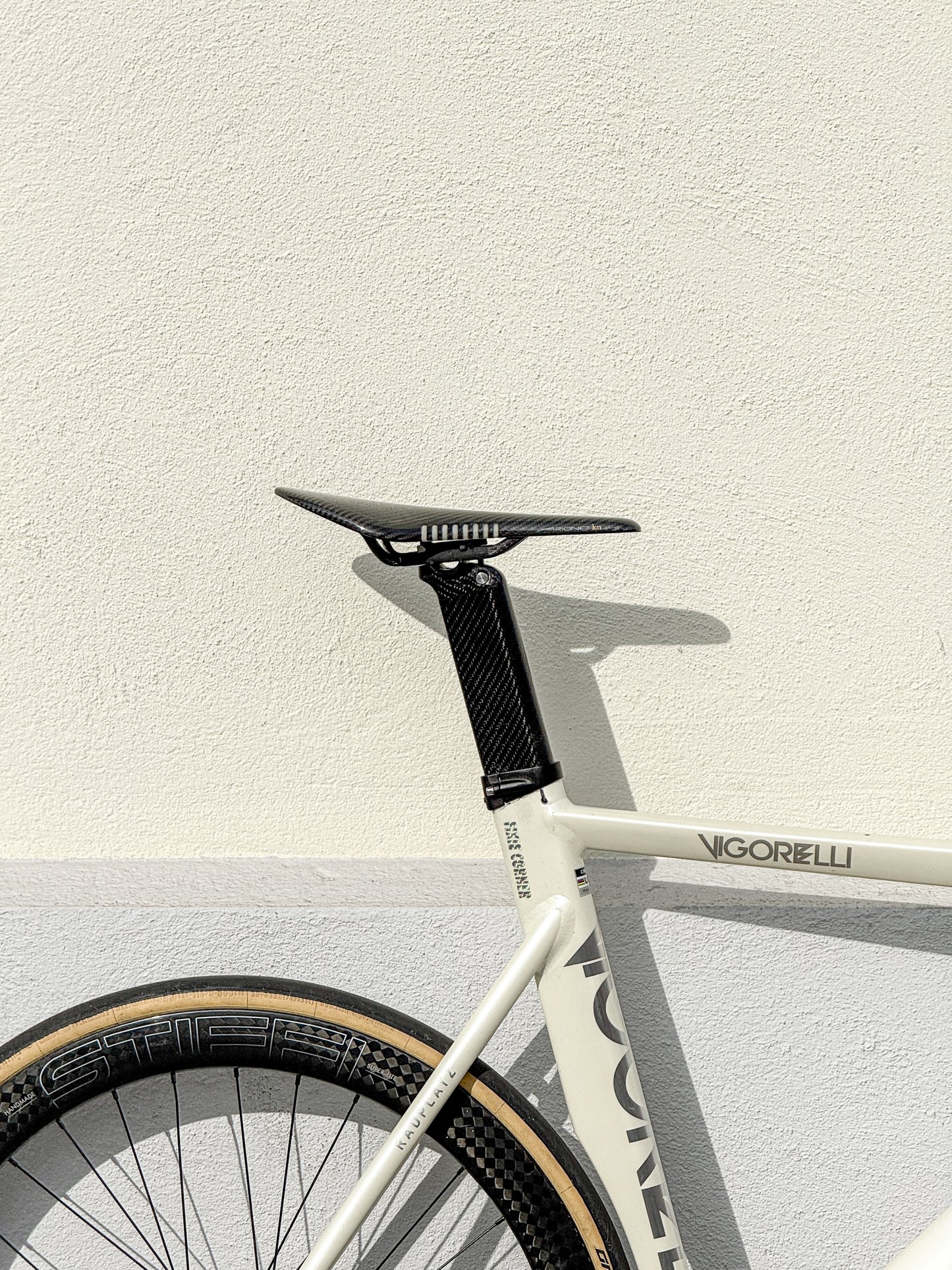 Carbon seatpost pre-order