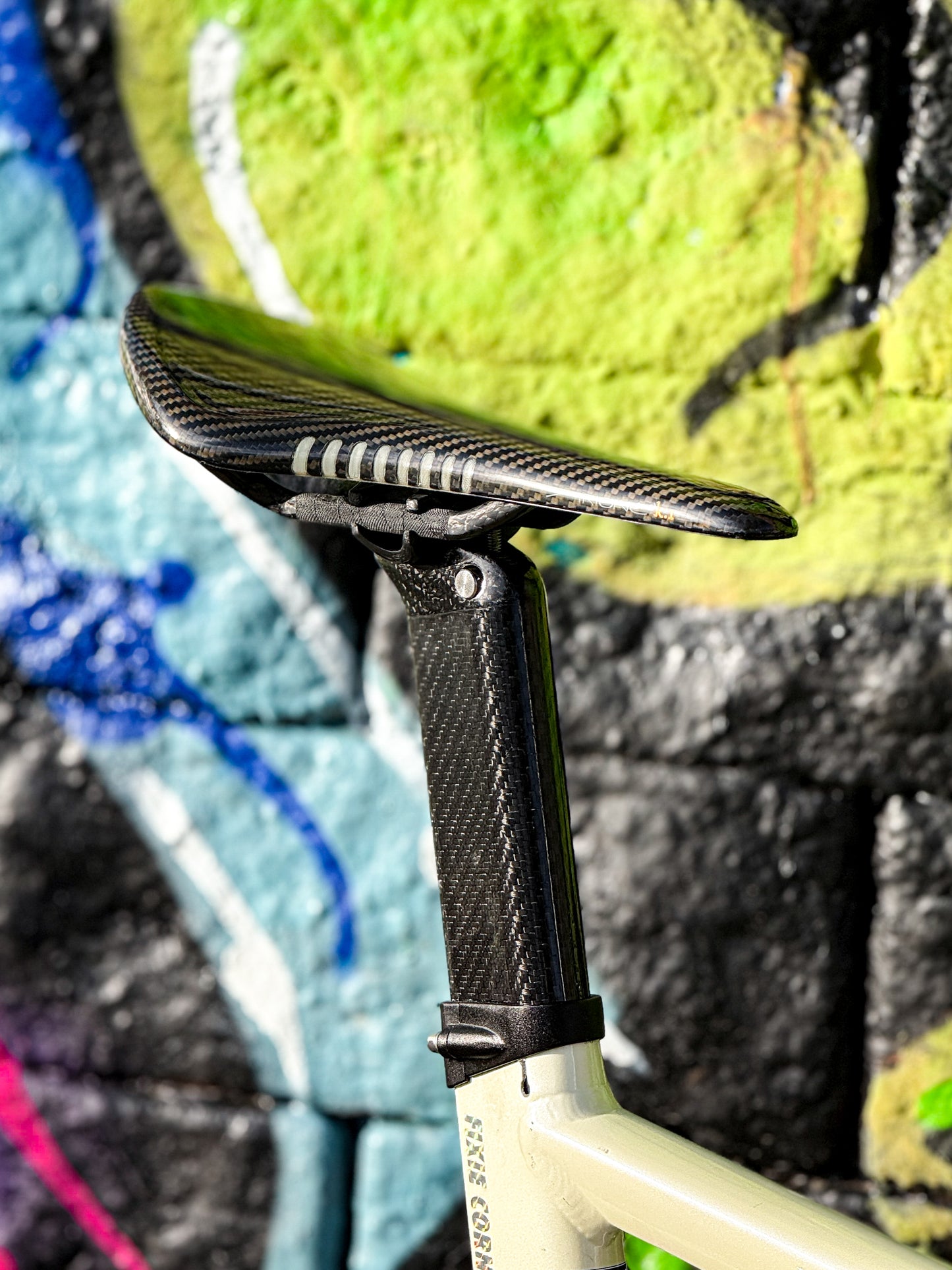 Carbon seatpost pre-order