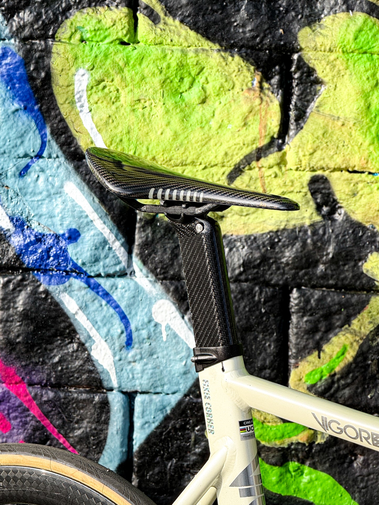 Carbon seatpost pre-order