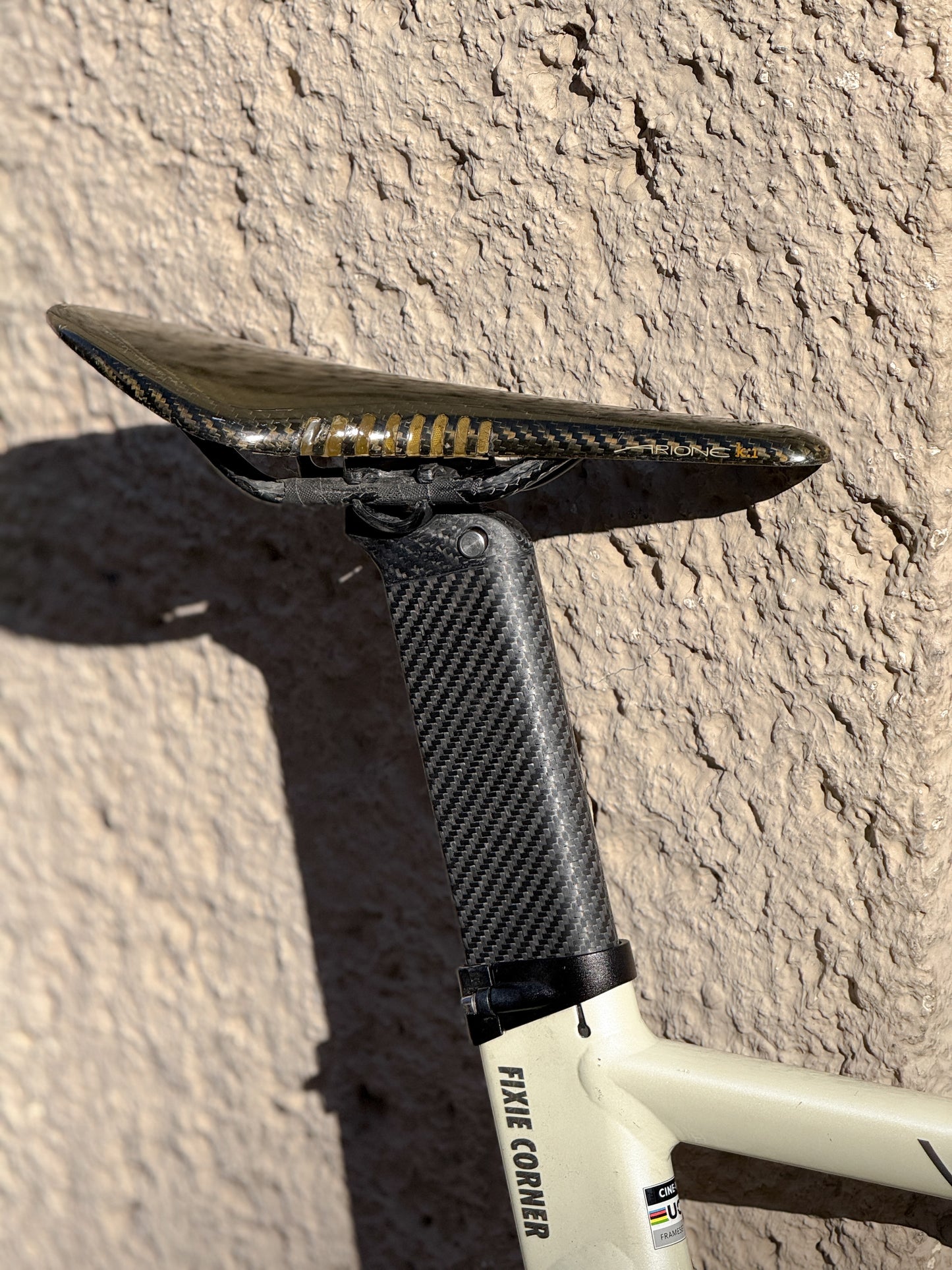 Carbon seatpost pre-order