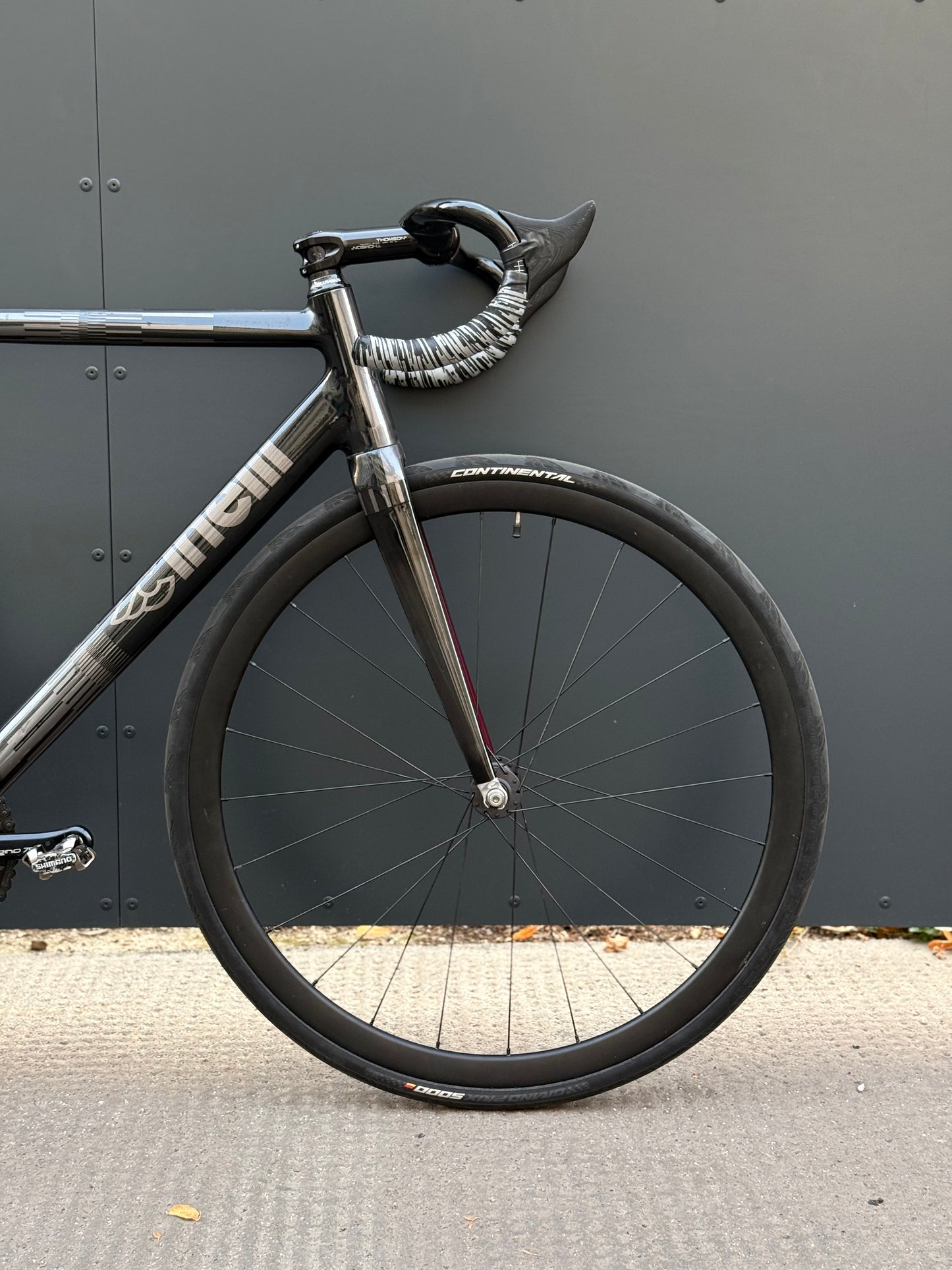 Brakeless hoods